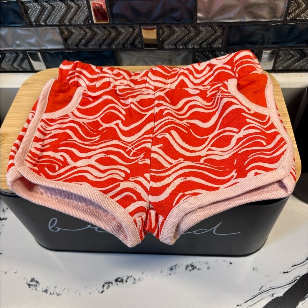 Kids Red Wave Pattern Shorts